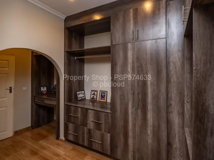 5 Bedroom House for Sale in Glaudina, Harare