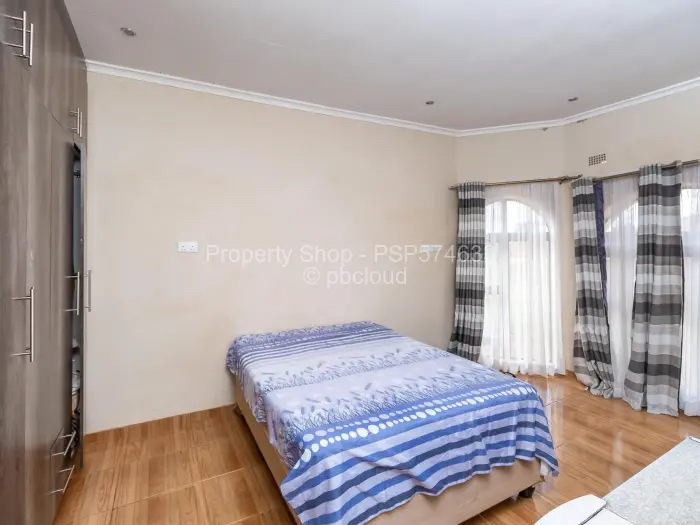 5 Bedroom House for Sale in Glaudina, Harare