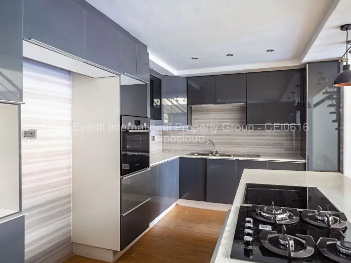 Townhouse/Cluster for Sale in Hogerty Hill, Harare