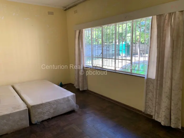 5 Bedroom House for Sale in Athlone, Gweru