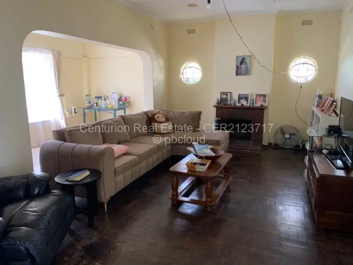 5 Bedroom House for Sale in Athlone, Gweru