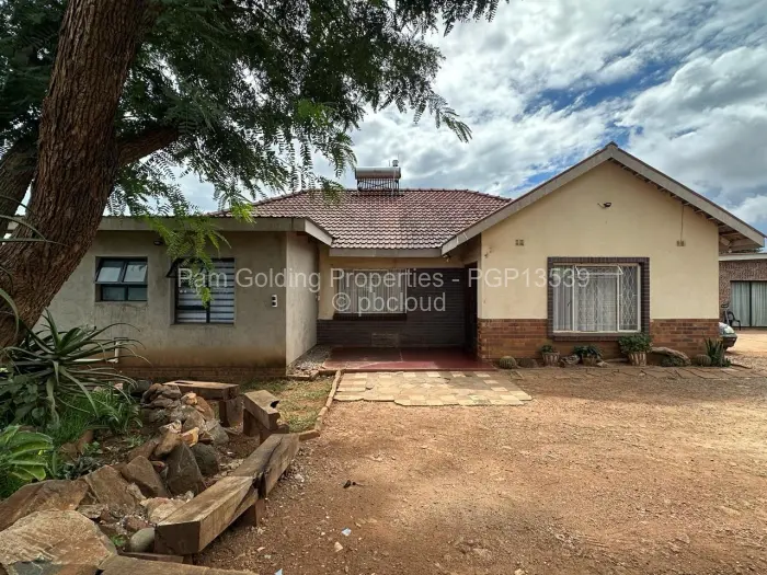 3 Bedroom House for Sale in Queens Park East, Bulawayo