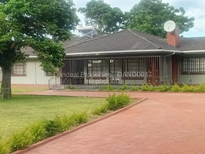 7 Bedroom House to Rent in Greendale, Harare