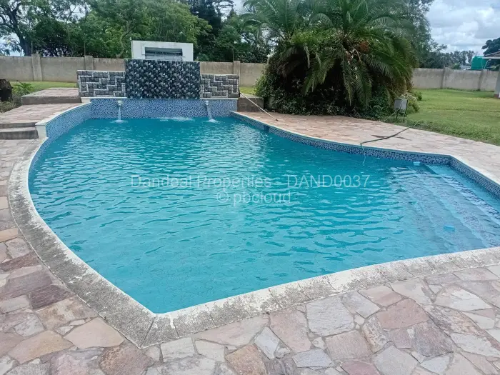 7 Bedroom House to Rent in Greendale, Harare