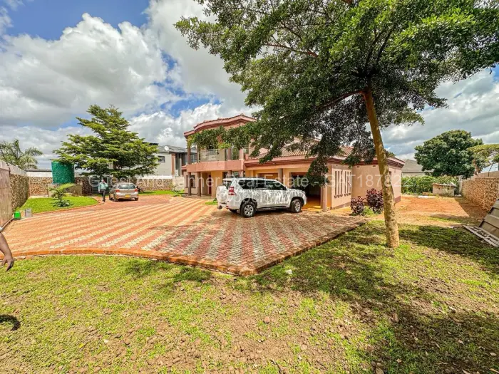 5 Bedroom House for Sale in Gletwin Park, Harare