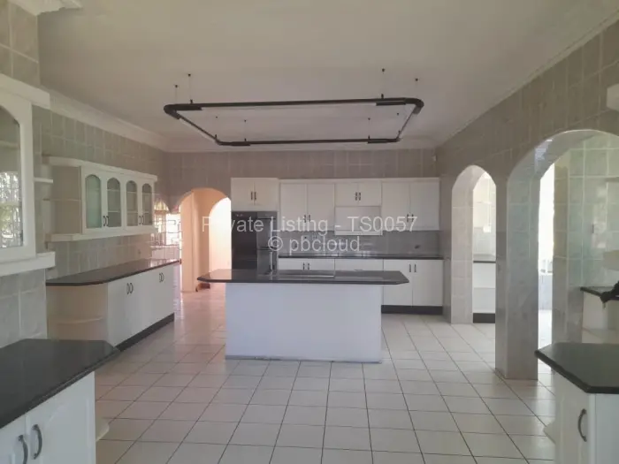 5 Bedroom House for Sale in Glen Lorne, Harare