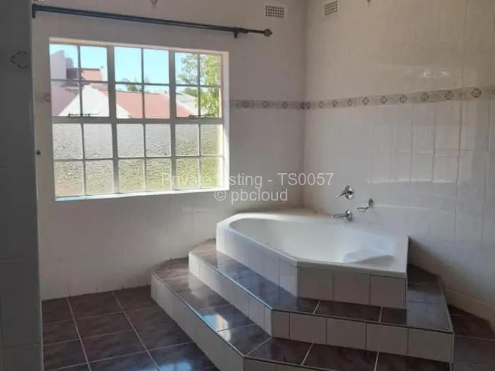 5 Bedroom House for Sale in Glen Lorne, Harare