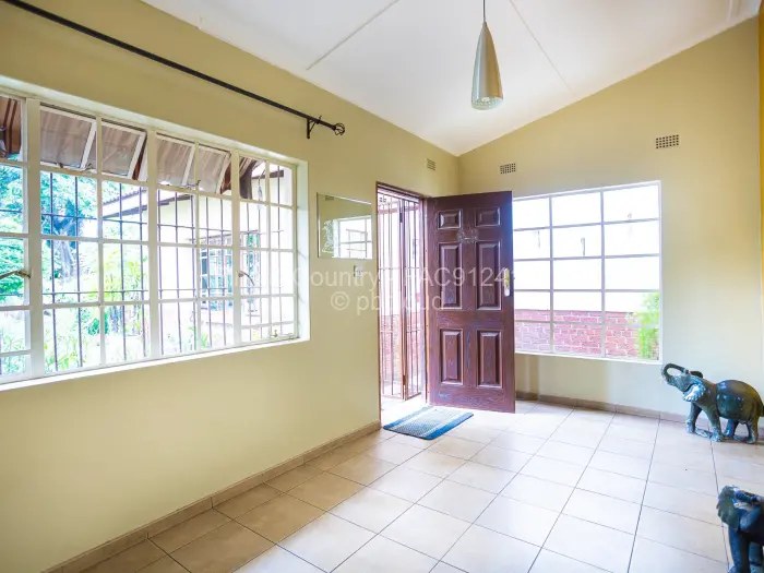 10 Bedroom House for Sale in Hatfield, Harare