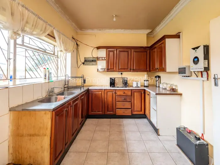 8 Bedroom House for Sale in Vainona, Harare