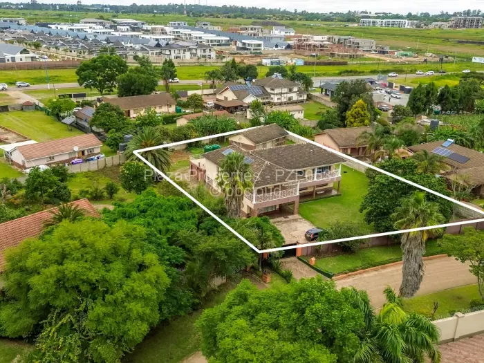 8 Bedroom House for Sale in Vainona, Harare