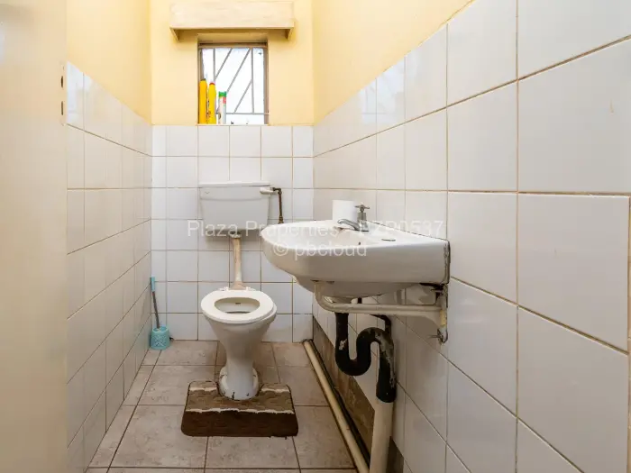 8 Bedroom House for Sale in Vainona, Harare