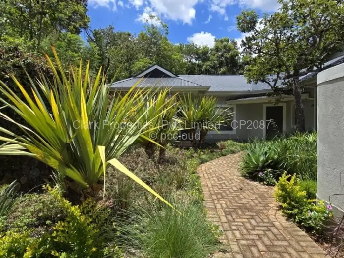 Townhouse/Cluster for Sale in Borrowdale Brooke, Harare