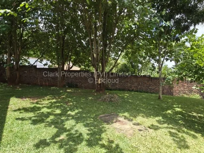 Townhouse/Cluster for Sale in Borrowdale Brooke, Harare