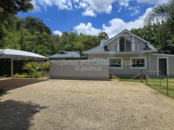 Townhouse/Cluster for Sale in Borrowdale Brooke, Harare