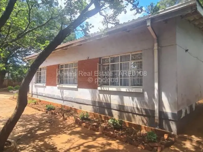 3 Bedroom House for Sale in Hillcrest, Bulawayo