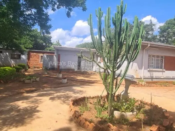 3 Bedroom House for Sale in Hillcrest, Bulawayo