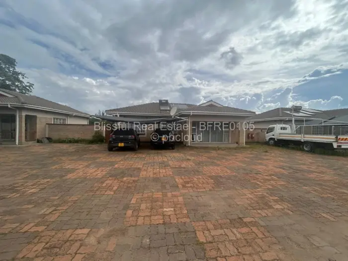 Townhouse/Cluster for Sale in Waterfalls, Harare