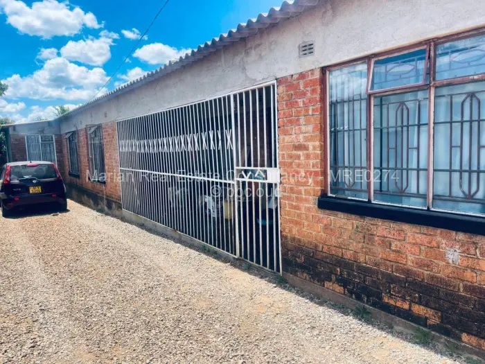 7 Bedroom House for Sale in Emganwini, Bulawayo