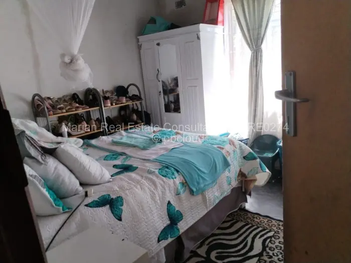 7 Bedroom House for Sale in Emganwini, Bulawayo