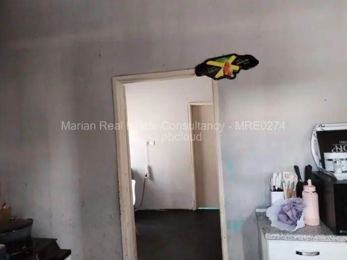 7 Bedroom House for Sale in Emganwini, Bulawayo