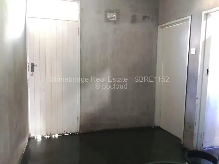 4 Bedroom House for Sale in Gwabalanda, Bulawayo