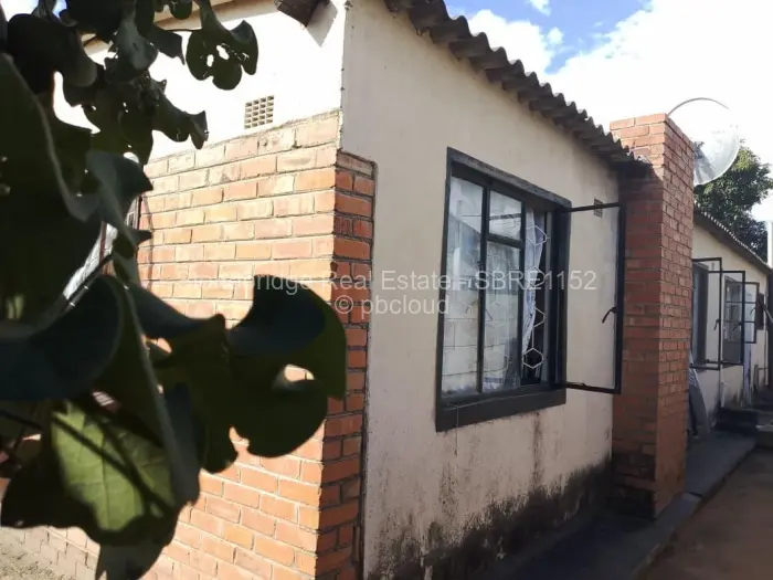 4 Bedroom House for Sale in Gwabalanda, Bulawayo