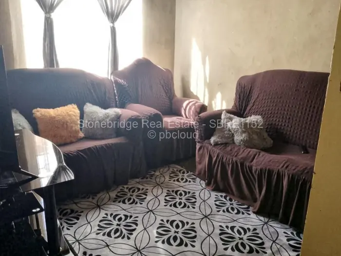 4 Bedroom House for Sale in Gwabalanda, Bulawayo