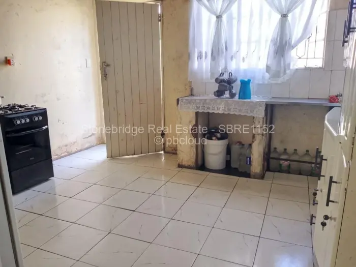 4 Bedroom House for Sale in Gwabalanda, Bulawayo