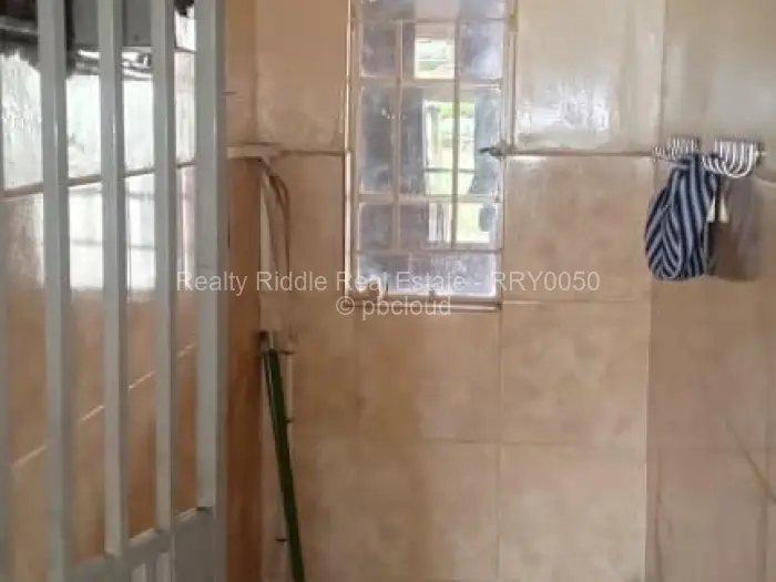 Retail/Shop for Sale in Chitungwiza, Chitungwiza