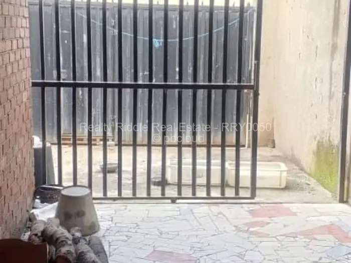 Retail/Shop for Sale in Chitungwiza, Chitungwiza