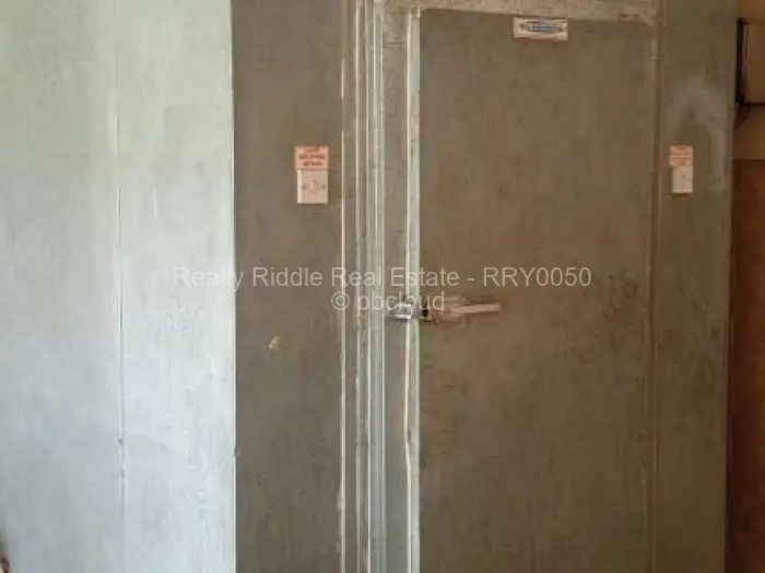 Retail/Shop for Sale in Chitungwiza, Chitungwiza