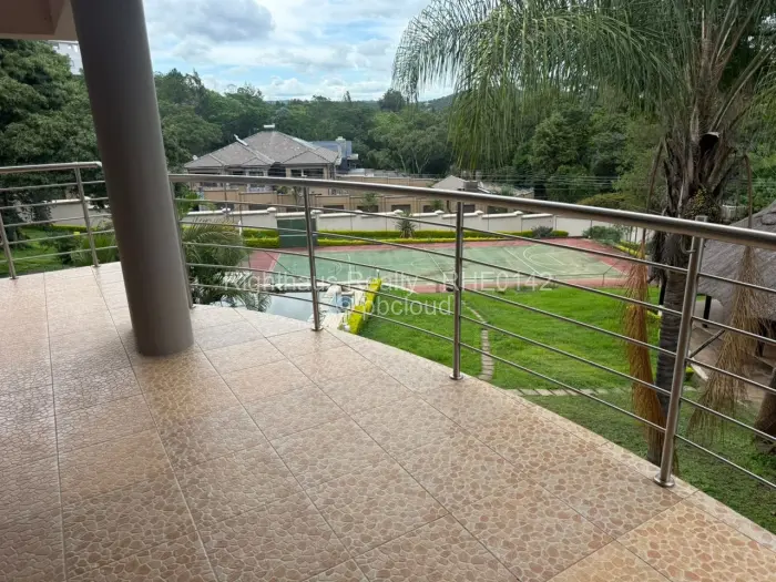 10 Bedroom House for Sale in Umwinsidale, Harare