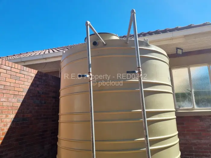 3 Bedroom House for Sale in Kumalo, Bulawayo