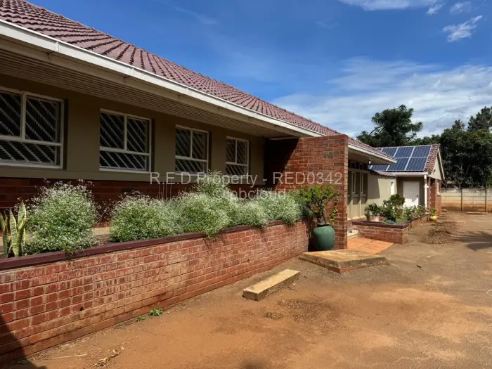 3 Bedroom House for Sale in Kumalo, Bulawayo