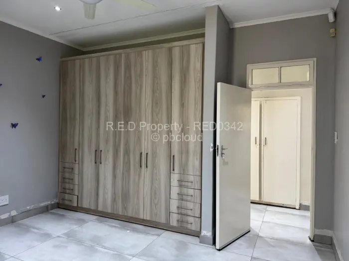 3 Bedroom House for Sale in Kumalo, Bulawayo