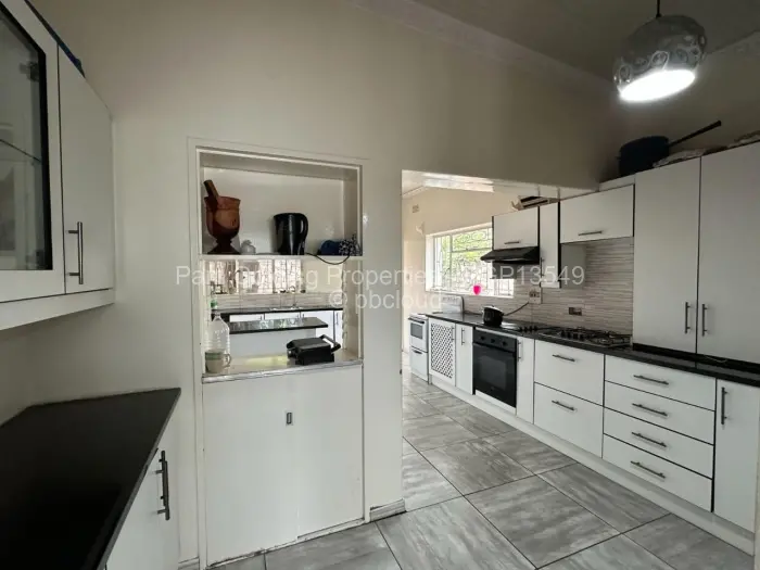 4 Bedroom House for Sale in Burnside, Bulawayo