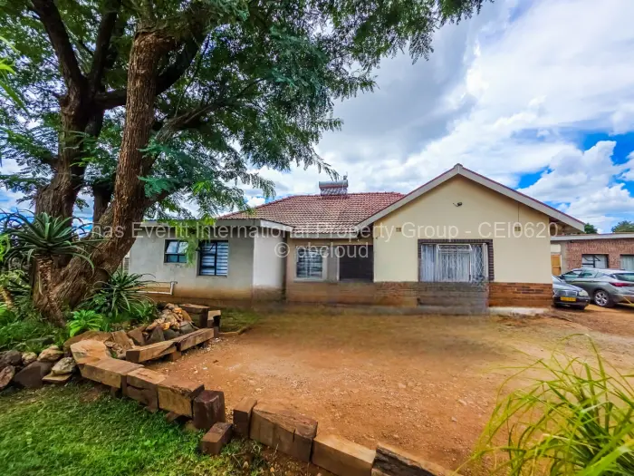 3 Bedroom House for Sale in Queens Park East, Bulawayo
