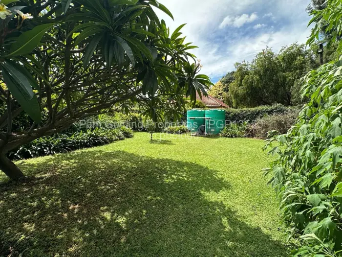 5 Bedroom House for Sale in Famona, Bulawayo