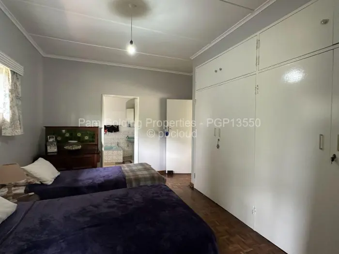 5 Bedroom House for Sale in Famona, Bulawayo