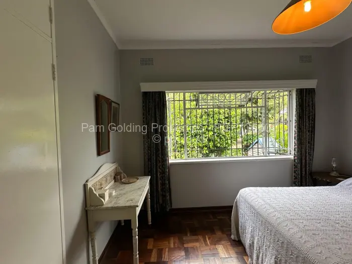 5 Bedroom House for Sale in Famona, Bulawayo