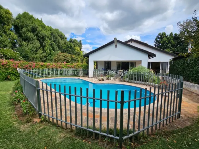 5 Bedroom House for Sale in Famona, Bulawayo