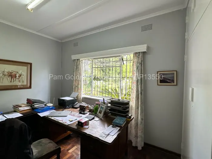 5 Bedroom House for Sale in Famona, Bulawayo