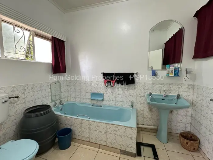 5 Bedroom House for Sale in Famona, Bulawayo