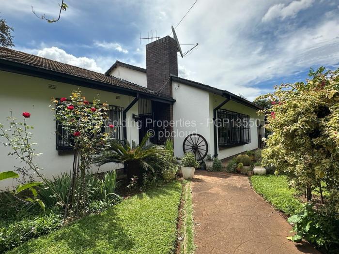 5 Bedroom House for Sale in Famona, Bulawayo