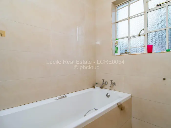 Townhouse/Cluster to Rent in Parktown, Harare