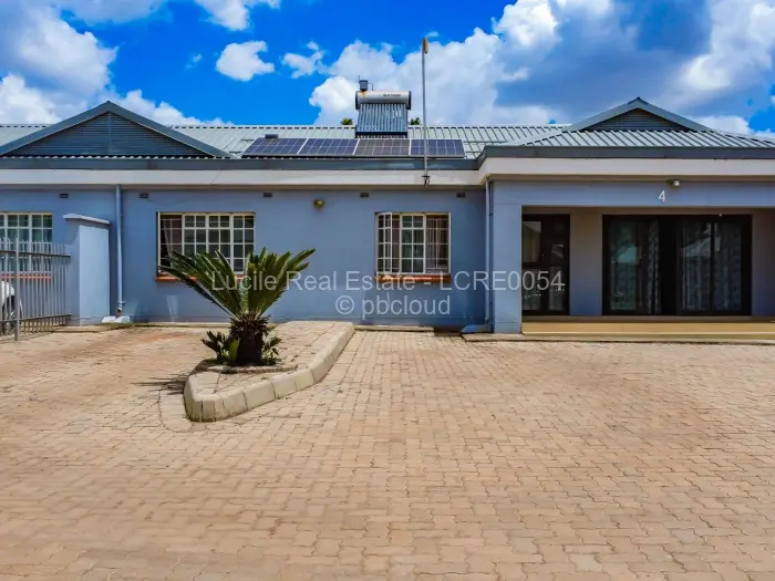 Townhouse/Cluster to Rent in Parktown, Harare