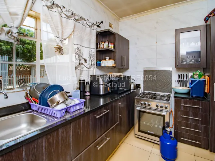 Townhouse/Cluster to Rent in Parktown, Harare