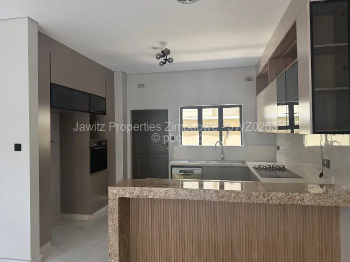 Townhouse/Cluster for Sale in Emerald Hill, Harare