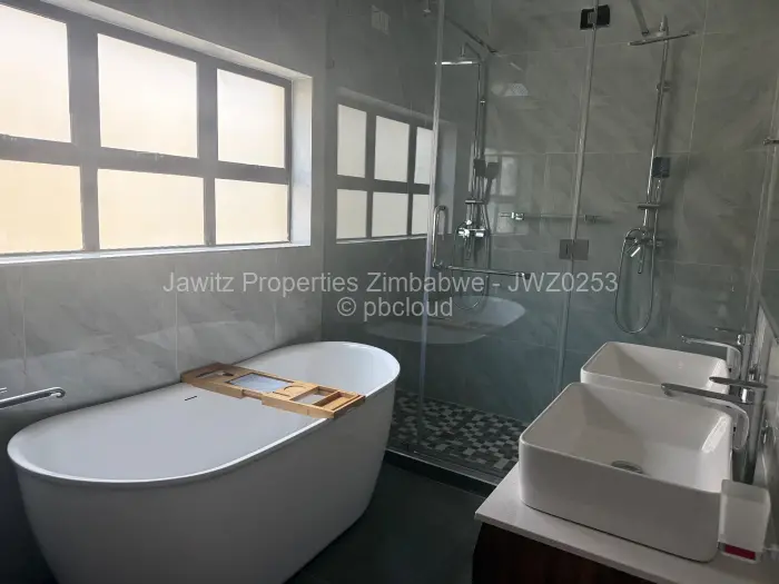 Townhouse/Cluster for Sale in Emerald Hill, Harare