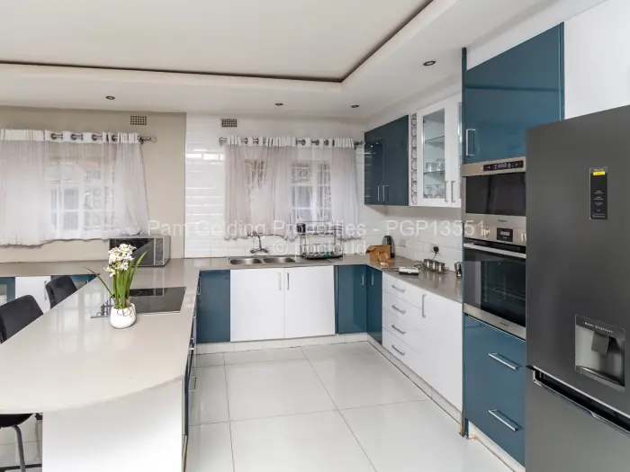 Townhouse/Cluster for Sale in Avenues, Harare